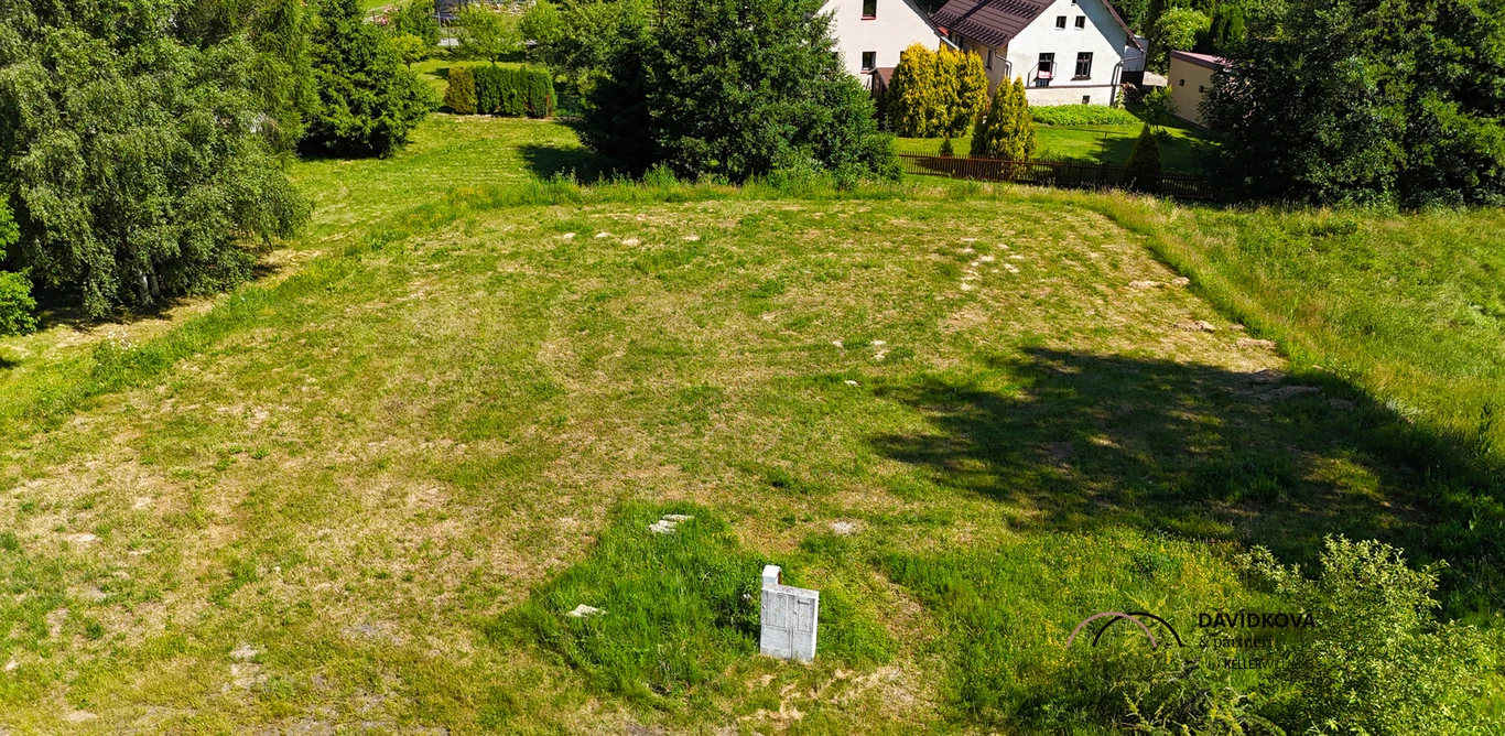 Prodej stavebního pozemku 980 m2 v klidné části obce Benátky - Ždírec nad Doubravou — fotografie 5