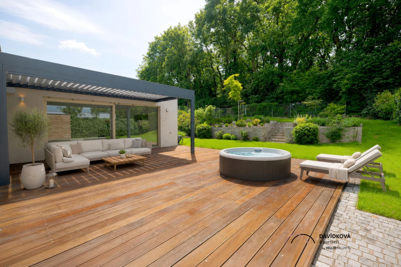Prodej dvougeneračního domu 195 m² s pozemkem 514 m² + terasa 57 m² — Praha 5 – Řeporyje