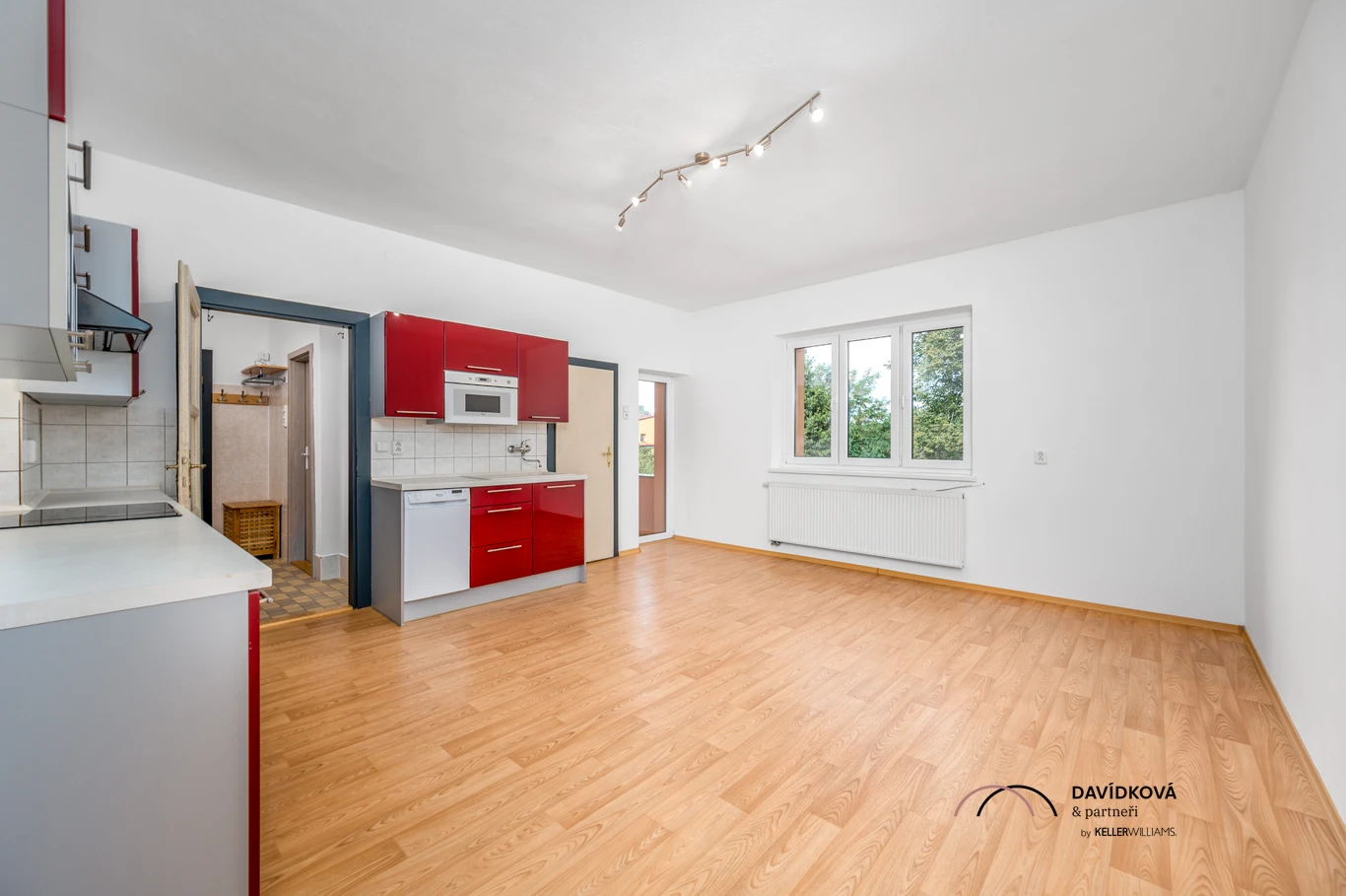 Prodej bytu 2+1, OV, 72 m² + lodžie 3 m², zahrada, parkování, Velešín — Velešín
