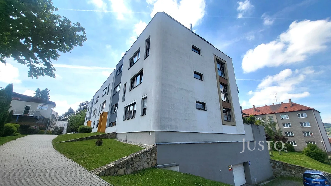 Pronájem garáže 16 m², v centru města, Písek - Gregorova