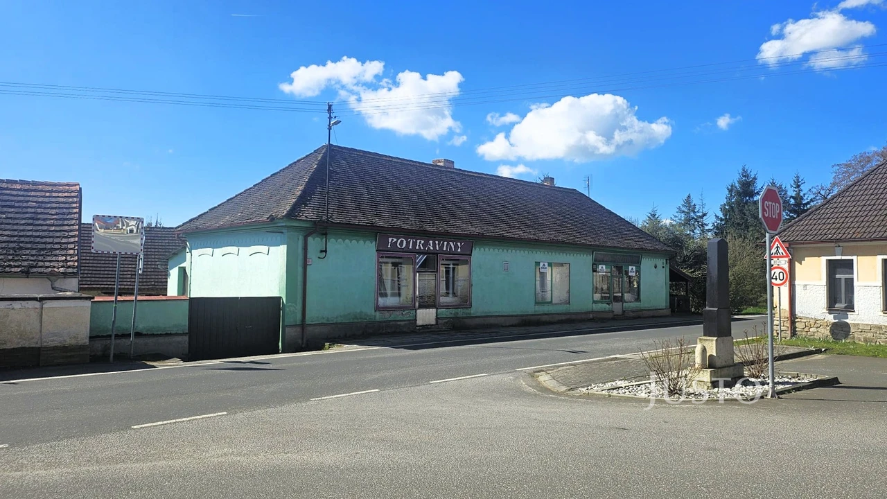 Prodej rodinného domu 180 m² s pozemkem 911 m²