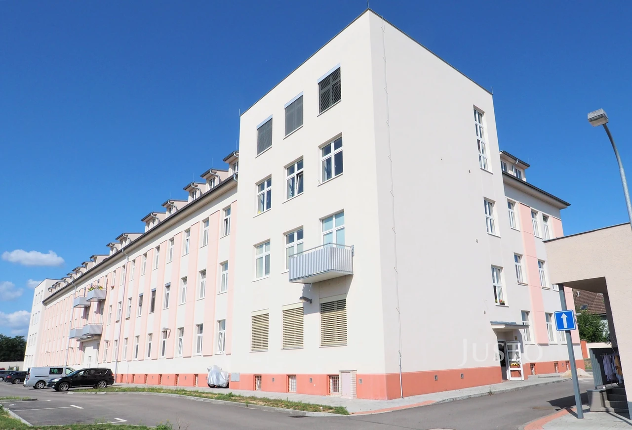 Prodej 4+kk, 71 m² + parkování, Písek - Pražská
