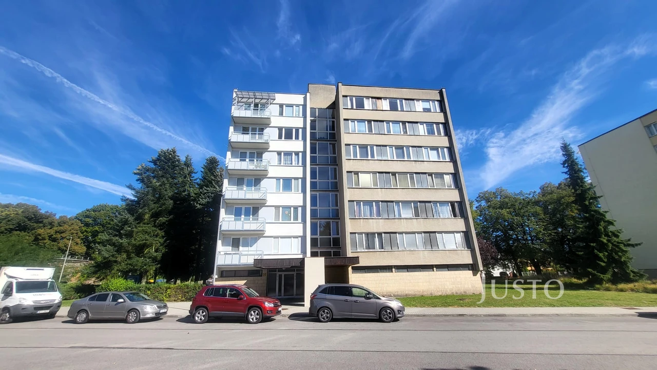 Prodej 3+1 90 m² + balkón 3 m² + parkování