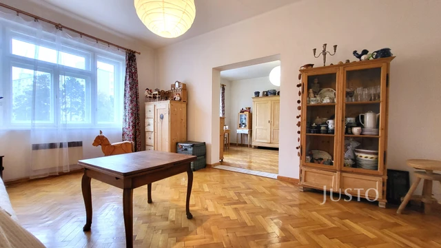 Prodej vícegeneračního domu 454 m² s pozemkem 1145 m² + balkón