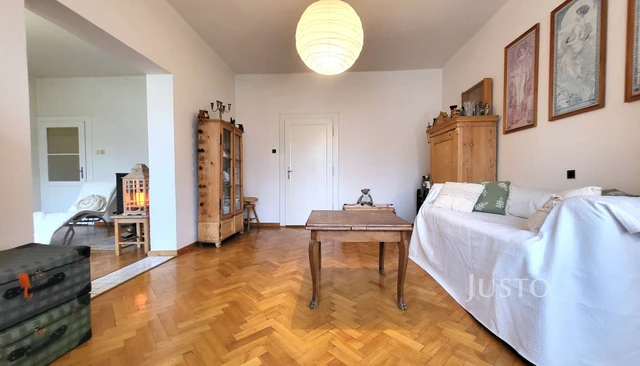 Prodej vícegeneračního domu 454 m² s pozemkem 1145 m² + balkón