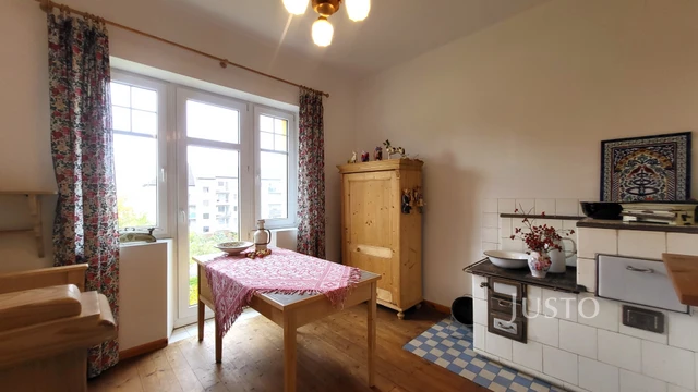 Prodej vícegeneračního domu 454 m² s pozemkem 1145 m² + balkón