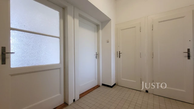 Prodej vícegeneračního domu 454 m² s pozemkem 1145 m² + balkón