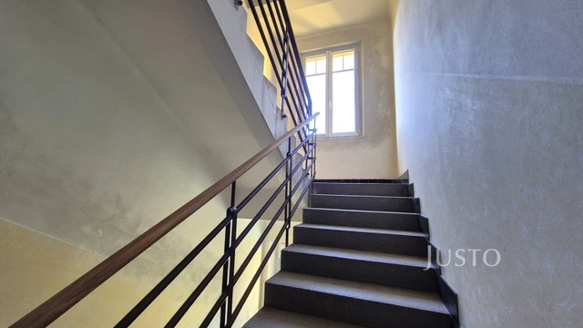 Prodej vícegeneračního domu 454 m² s pozemkem 1145 m² + balkón