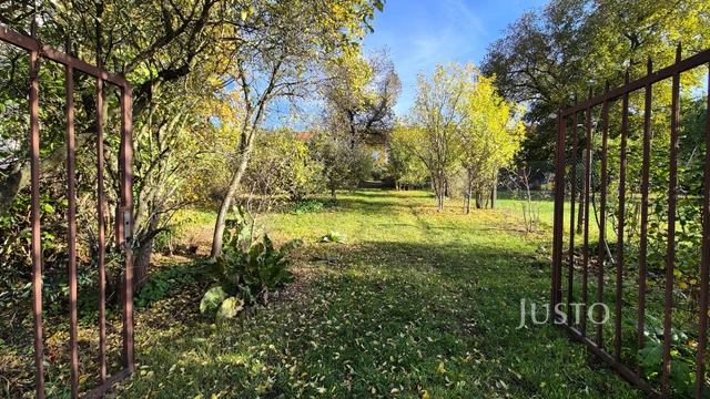 Prodej vícegeneračního domu 454 m² s pozemkem 1145 m² + balkón
