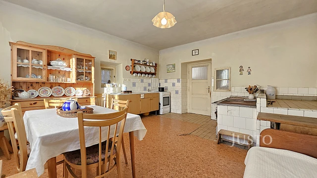 Prodej rodinného domu 64 m² s pozemkem 4501 m²