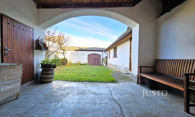 Prodej rodinného domu 64 m² s pozemkem 4501 m²