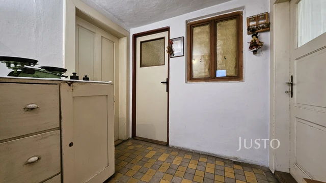 Prodej rodinného domu 64 m² s pozemkem 4501 m²