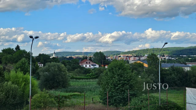 Prodej 4+kk 76 m² + zahrada 296 m² + terasa 27 m² + parkování