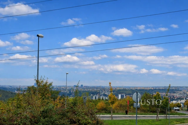 Prodej pozemku 842 m², Praha - Velká Chuchle