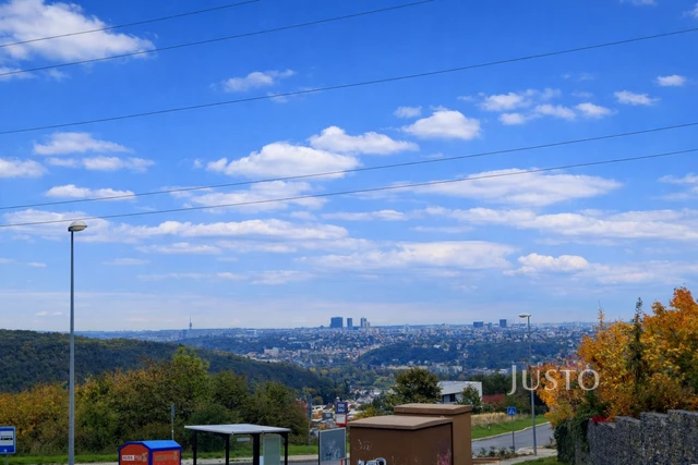 Prodej pozemku 842 m², Praha - Velká Chuchle