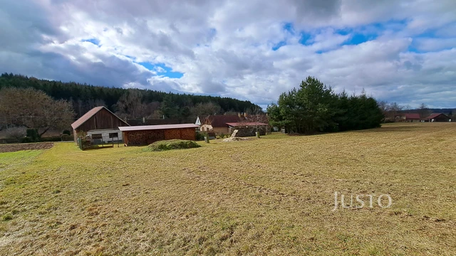 Prodej pozemku 800 m², Rastory