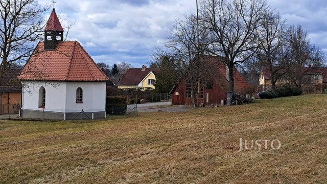 Prodej pozemku 800 m², Rastory