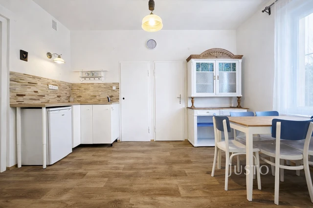 Prodej rodinného domu 160 m² s pozemkem 815 m²