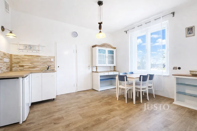 Prodej rodinného domu 160 m² s pozemkem 815 m²