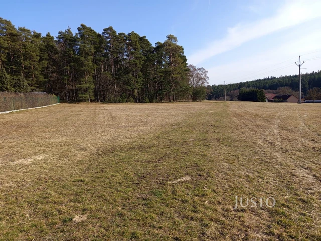 Prodej pozemku 800 m², Rastory