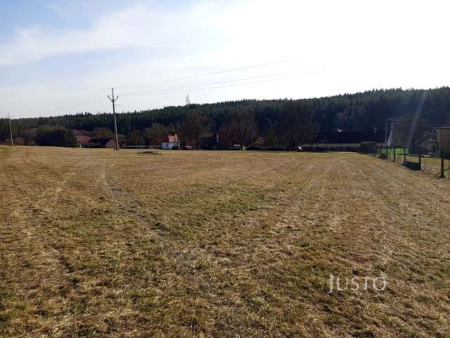 Prodej pozemku 800 m², Rastory
