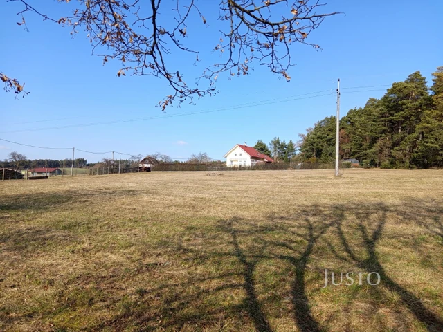 Prodej pozemku 800 m², Rastory