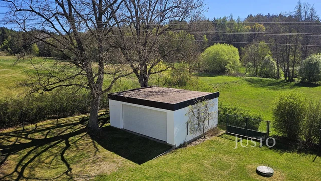 Prodej rodinného domu 257 m² s pozemkem 1742 m² + balkón 5 m²