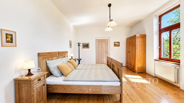 Prodej rodinného domu 257 m² s pozemkem 1742 m² + balkón 5 m²