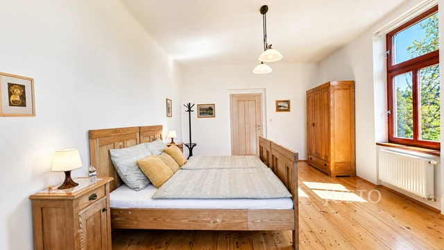 Prodej rodinného domu 257 m² s pozemkem 1742 m² + balkón 5 m²