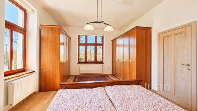 Prodej rodinného domu 257 m² s pozemkem 1742 m² + balkón 5 m²