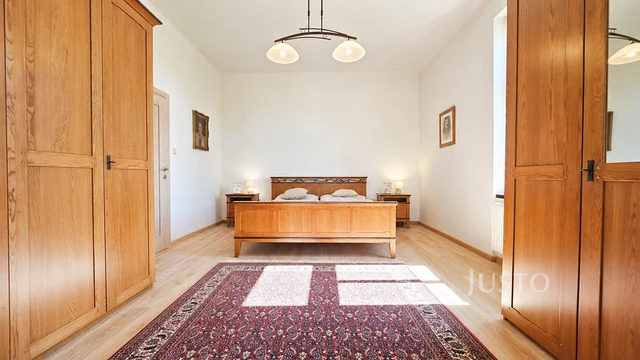 Prodej rodinného domu 257 m² s pozemkem 1742 m² + balkón 5 m²
