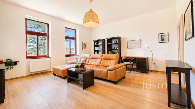 Prodej rodinného domu 257 m² s pozemkem 1742 m² + balkón 5 m²