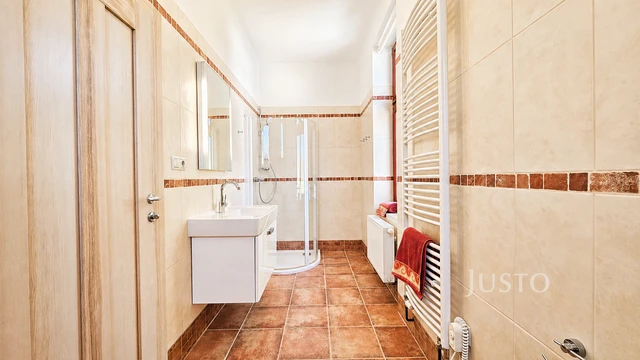 Prodej rodinného domu 257 m² s pozemkem 1742 m² + balkón 5 m²