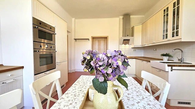 Prodej rodinného domu 257 m² s pozemkem 1742 m² + balkón 5 m²