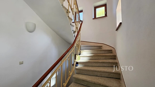 Prodej rodinného domu 257 m² s pozemkem 1742 m² + balkón 5 m²
