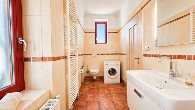 Prodej rodinného domu 257 m² s pozemkem 1742 m² + balkón 5 m²