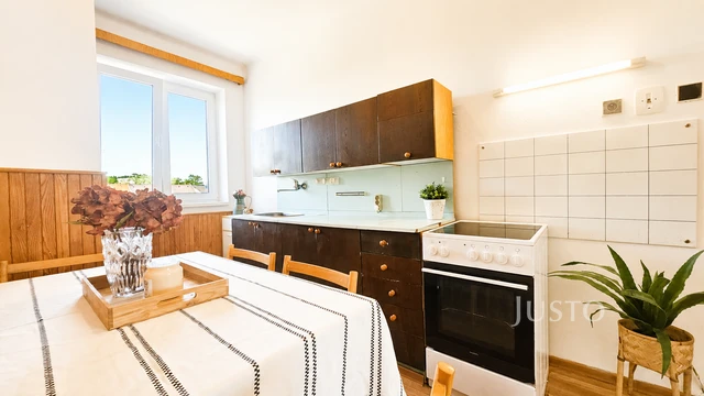 Prodej 3+1, 80 m² + balkón 5 m² + parkování