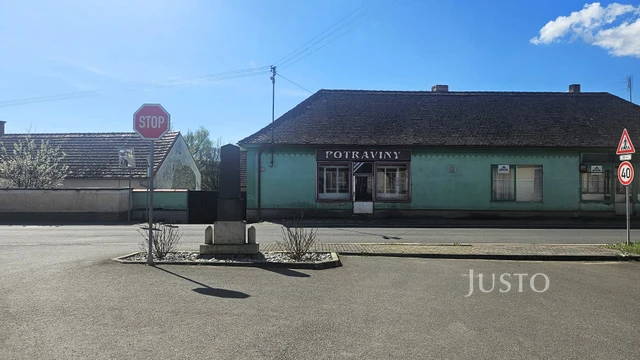 Prodej rodinného domu 180 m² s pozemkem 911 m²