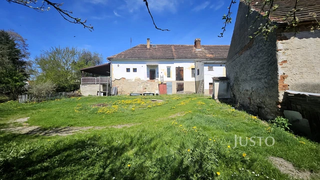 Prodej rodinného domu 180 m² s pozemkem 911 m²