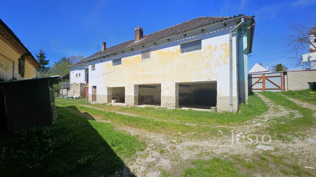 Prodej rodinného domu 180 m² s pozemkem 911 m²