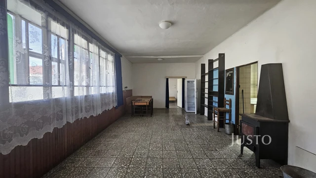 Prodej rodinného domu 180 m² s pozemkem 911 m²