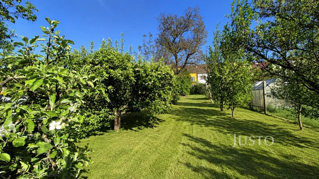 Prodej vícegeneračního domu 454 m² s pozemkem 1145 m² + balkón