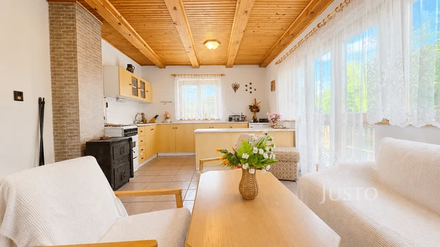 Prodej rodinného domu 100 m² s pozemkem 426 m² + terasa