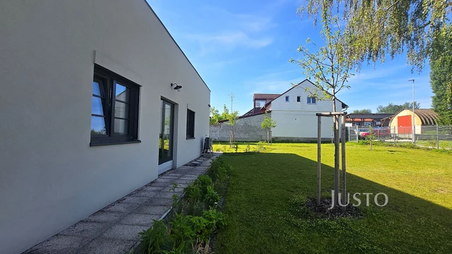 Pronájem 4+kk 85 m² + zahrada + terasa + parkování