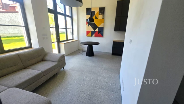 Pronájem 4+kk 85 m² + zahrada + terasa + parkování