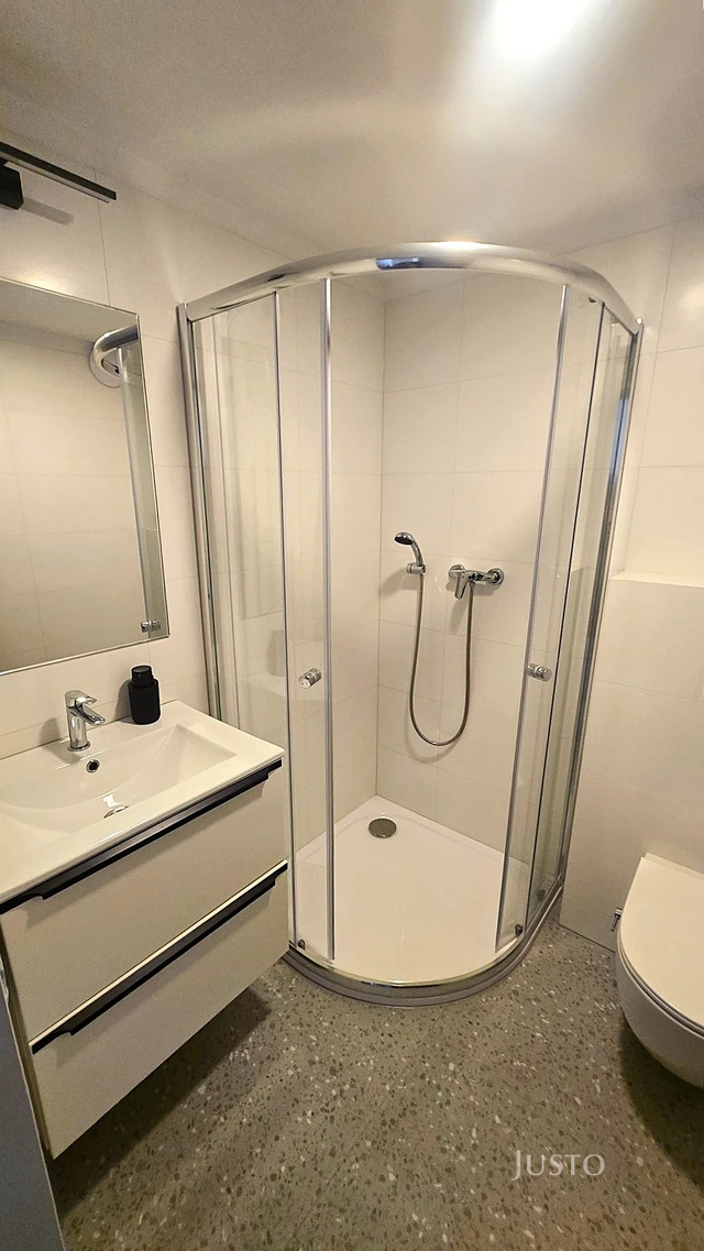 Pronájem 4+kk 85 m² + zahrada + terasa + parkování