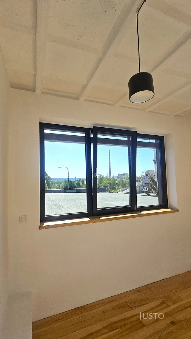 Pronájem 4+kk 85 m² + zahrada + terasa + parkování