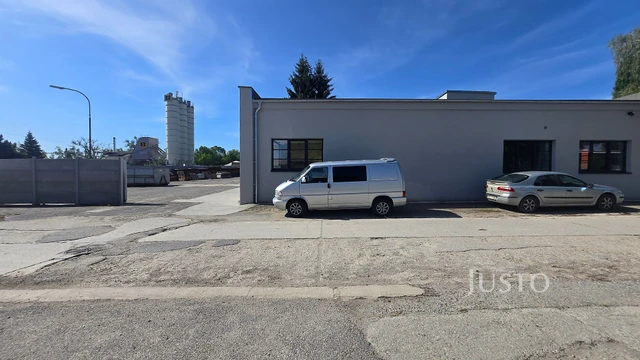Pronájem 4+kk 85 m² + zahrada + terasa + parkování
