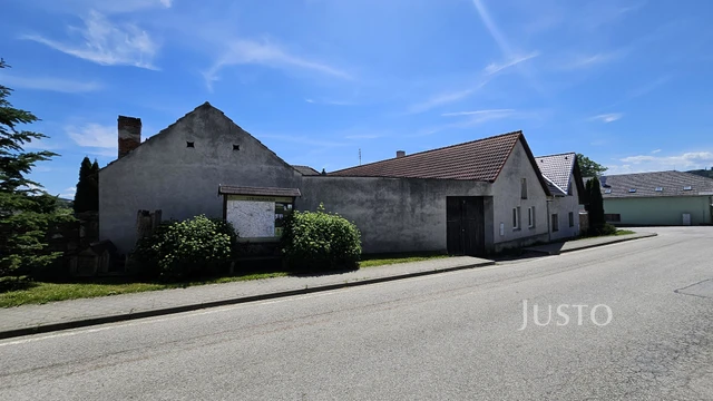 Prodej rodinného domu 174 m² s pozemkem 963 m²