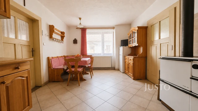 Prodej rodinného domu 174 m² s pozemkem 963 m²